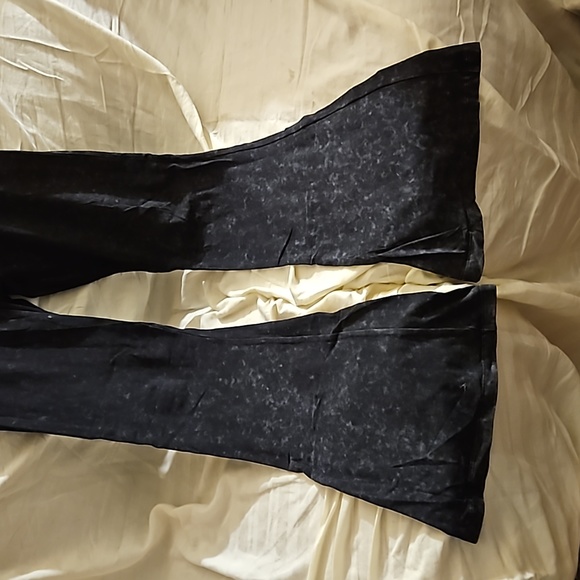 Womens pants - Picture 2 of 5